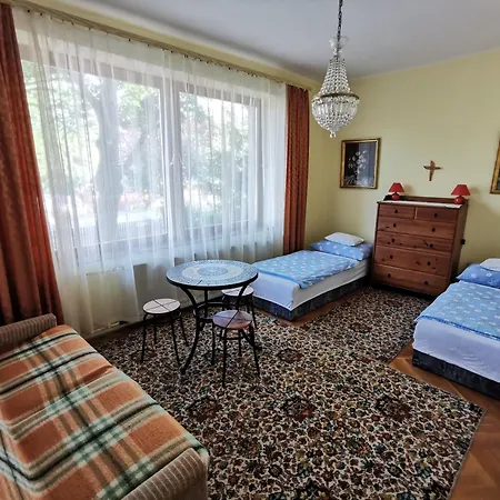 Tuenderi Csalados Apartmán *
