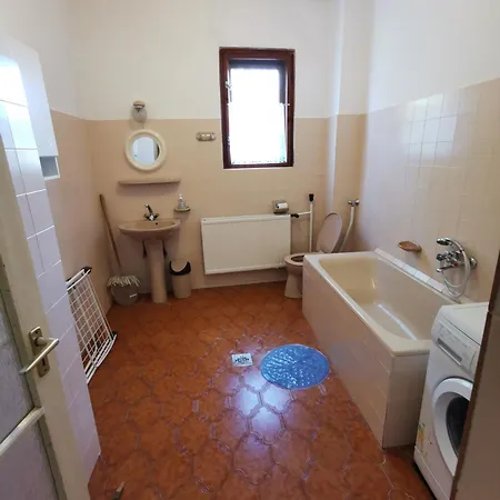 Tuenderi Csalados Apartment Miskolc